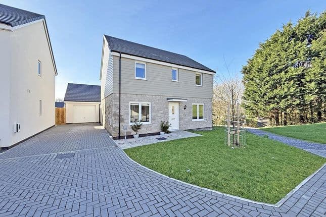 34 Foxglove Gardens, Plymouth, PL6 8EZ