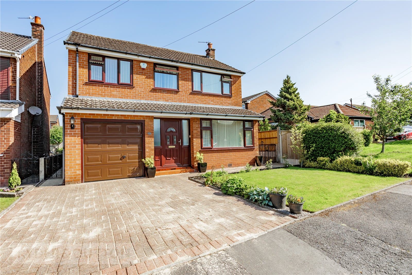2 Norwich Close, Ashton-under-Lyne, OL6 8BT